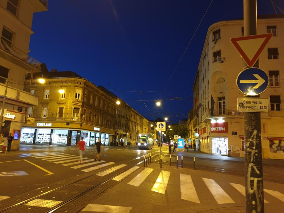 City Center Main Square Apartments Zagreb Exterior photo